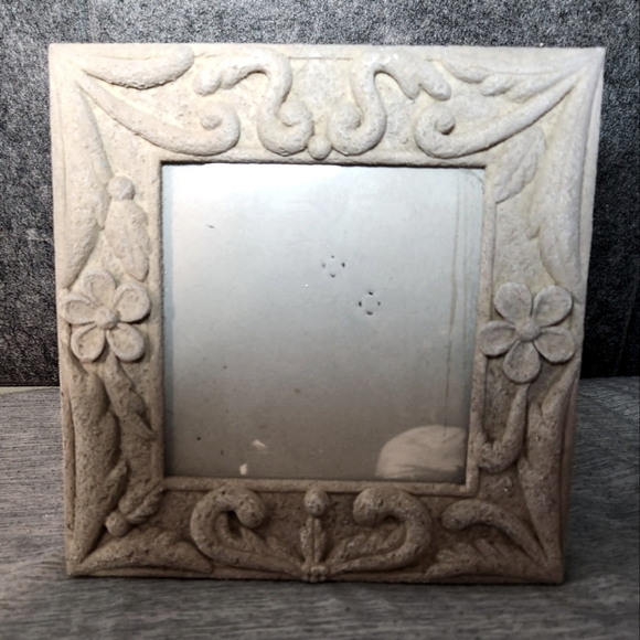 Vintage STONE RESIN PICTURE FRAME 4.5 x 4.5 Photo Swirl Sand Flowers Easel - Picture 1 of 7